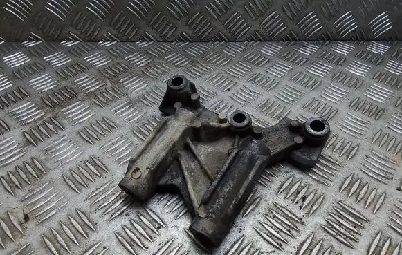 Volkswagen Multivan T5 Engine mounting bracket 070199343A