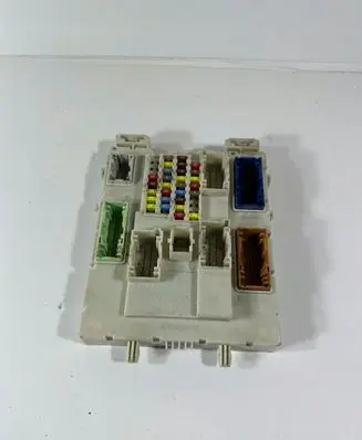 Ford Kuga II Relay mounting block 