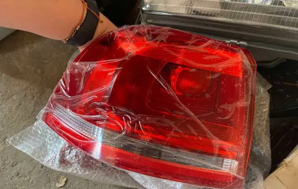 Volkswagen Touareg II Rear/tail lights 7P6945095F L90052013