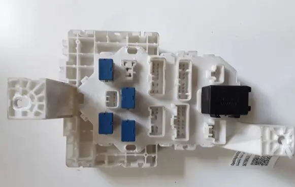 Opel Agila B Fuse module 3677085L01