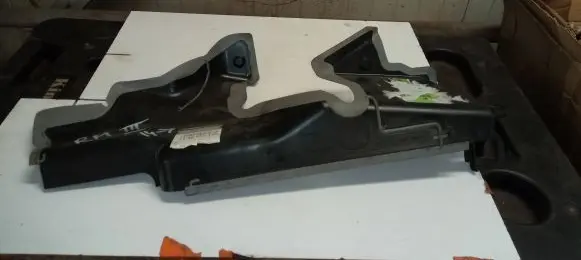 Renault Megane III Bottom radiator support slam panel 214982743R