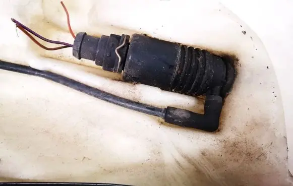 Audi A4 S4 B5 8D Windscreen/windshield washer pump