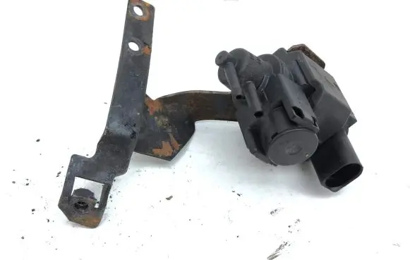 Audi Q7 4L Vacuum valve 059906628B