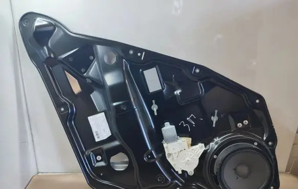 Rear door window regulator with motor