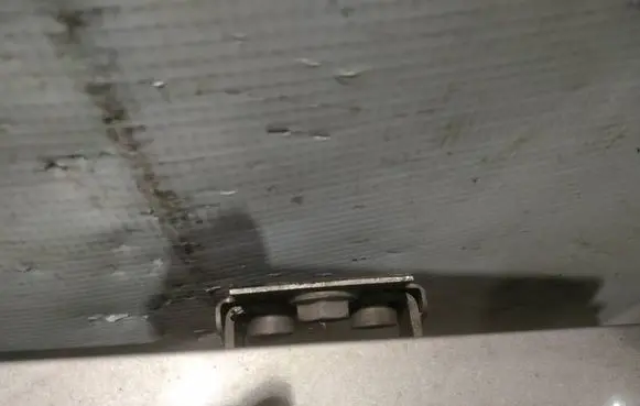 Ford Mondeo MK IV Tailgate/trunk/boot hinge 