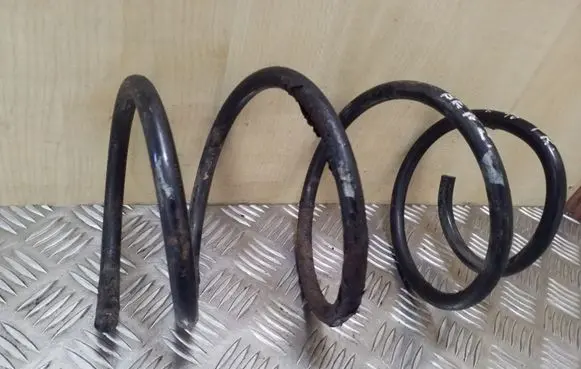 BMW 3 E46 Front coil spring