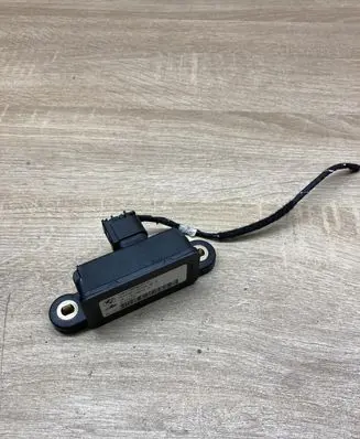 BMW 3 E90 E91 ESP acceleration yaw rate sensor 6850374 10170106923