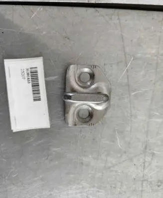 Volvo XC90 Rear door lock loop/hook striker 31391833 30699650 31462867