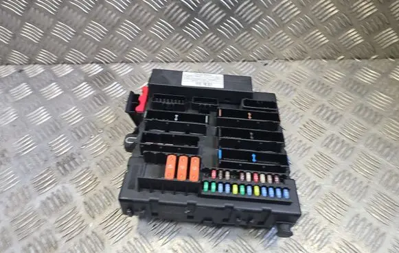 Opel Signum Fuse box set 13205781