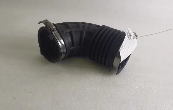 Nissan Qashqai J12 Turbo air intake inlet pipe/hose