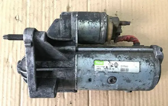 Renault Scenic II - Grand scenic II Starter motor D7R49 8200331292