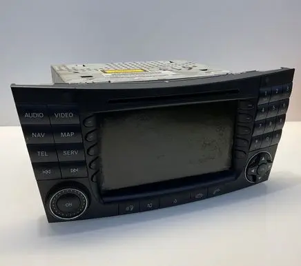 Mercedes-Benz E W211 Radio/CD/DVD/GPS head unit A2118204197 73269428 2118204197