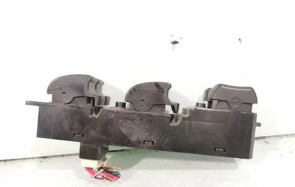 Mitsubishi Outlander Electric window control switch 8608A147