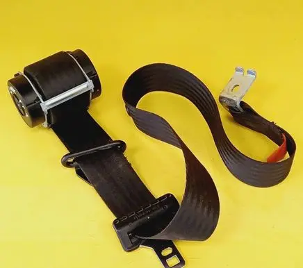 Rear seatbelt