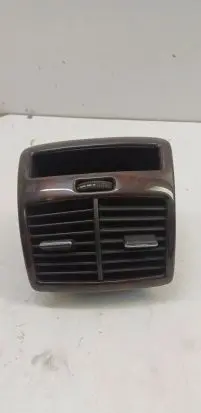Rear air vent grill