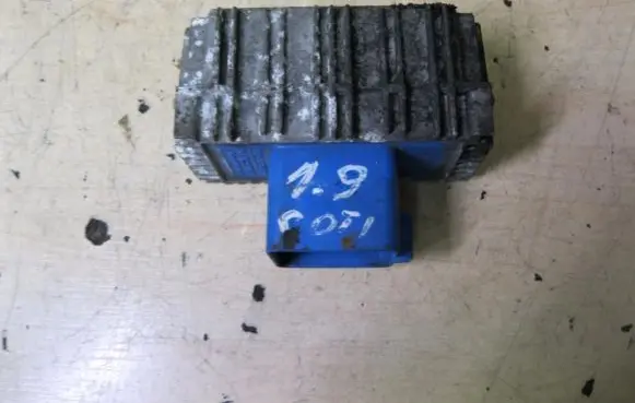 Opel Zafira B Glow plug pre-heat relay 55353011 K421