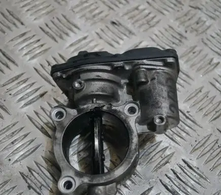 BMW 5 F10 F11 Throttle valve 7810752