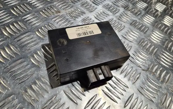 Volkswagen Golf IV Central body control module 1J0959799H