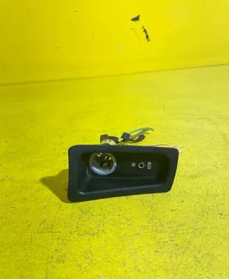 BMW 1 E82 E88 12 V Socket (rear) RZ4R2P4K7