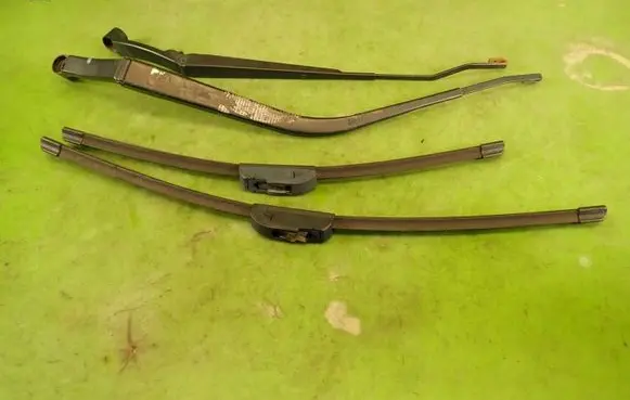 Mitsubishi ASX Front wiper blade arm