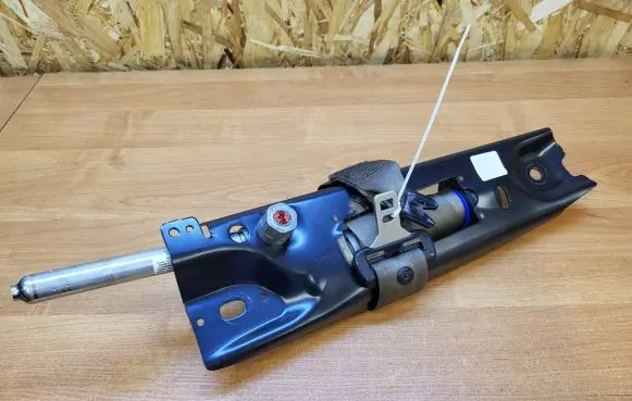 Volvo XC70 Front seatbelt 6237151309
