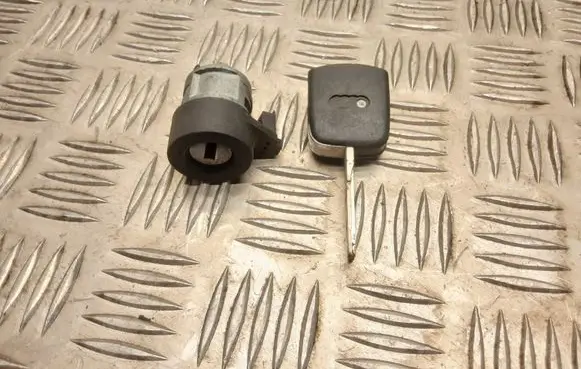 Audi A4 S4 B6 8E 8H Ignition lock