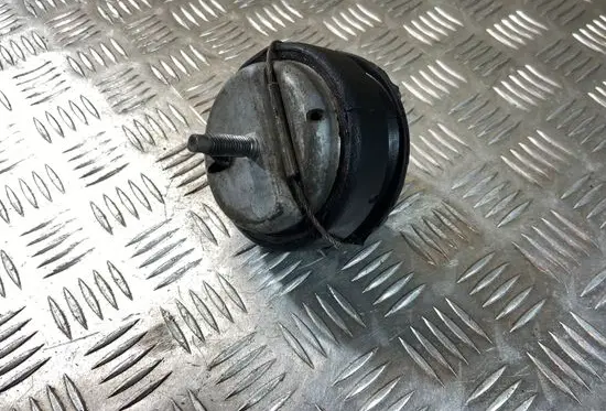 Volvo S80 Engine mount bracket 8683936