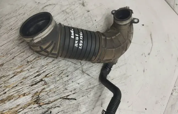Audi A4 S4 B7 8E 8H Turbo air intake inlet pipe/hose 8E0129615J