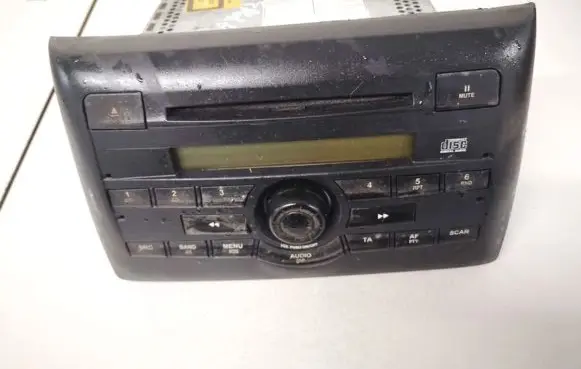Fiat Stilo Radio/CD/DVD/GPS head unit 735296997 2fcf-18c838-fa