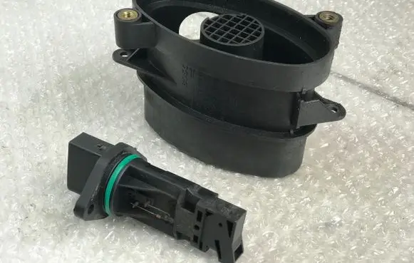 BMW 5 E39 Mass air flow meter 7787076 0928400468 13621438687