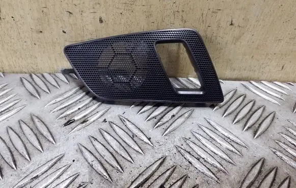 Skoda Octavia Mk2 (1Z) Rear door window switch trim 1Z0868160A