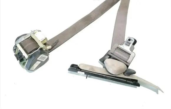 Chrysler PT Cruiser Front seatbelt 5202016-43K