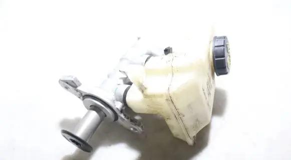Master brake cylinder
