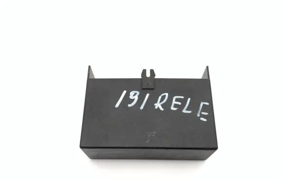 Jaguar XK8 - XKR Fuse box cover LJA6735AB