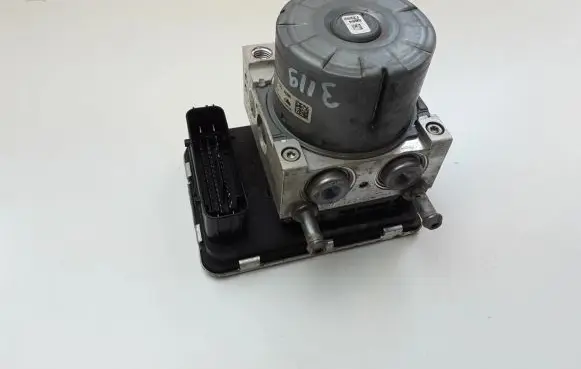 Ford Focus ABS Pump JX612B373GG