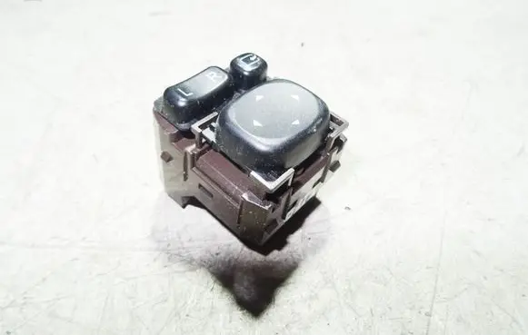 Toyota Avensis T270 Wing mirror switch