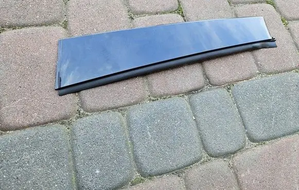 Toyota Camry VIII XV70 Rear door glass trim molding 75761-