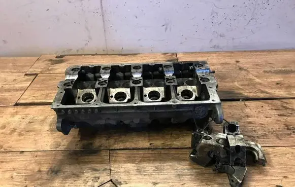 Audi A4 S4 B6 8E 8H Engine head 038103373R