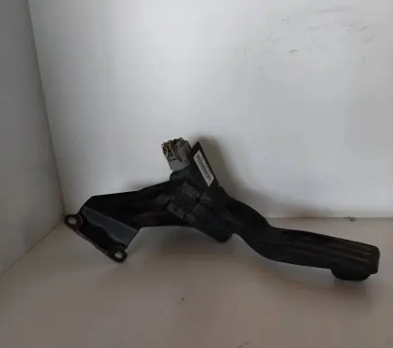 Ford Mondeo Mk III Accelerator throttle pedal 2S719F836DA 210200000313