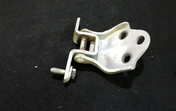 Mitsubishi Montero Front door upper hinge