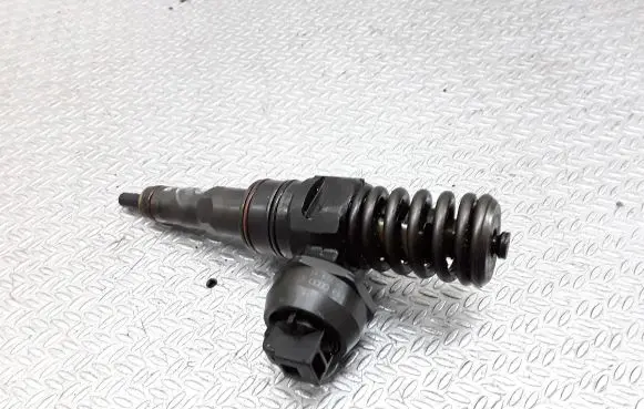 Volkswagen Sharan Fuel injector 038130073AK