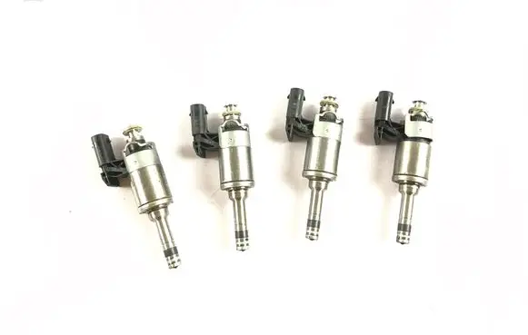 Skoda Octavia Mk3 (5E) Fuel injectors set 04E906036AF 04E133036A