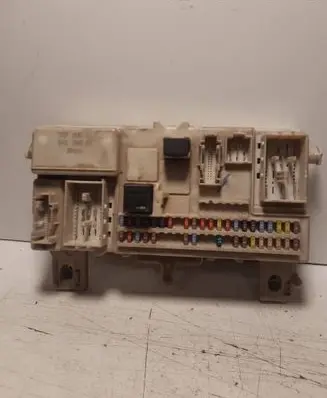 Volvo S40 Fuse module 30728906 00329273 519096408