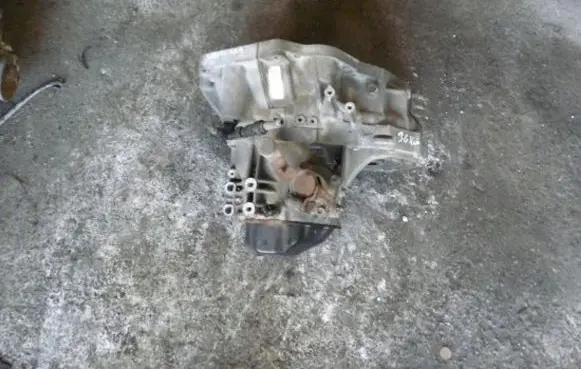 Manual 5 speed gearbox