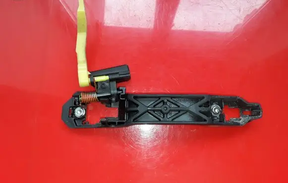 Rear door exterior handle/bracket