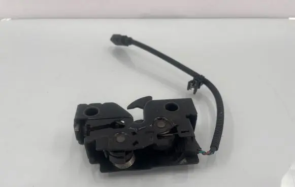 Seat Leon (1P) Engine bonnet/hood lock/catch 1P0823509D