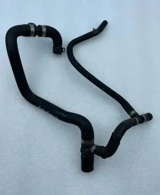 Mercedes-Benz GLE (W166 - C292) Engine coolant pipe/hose A1665063735