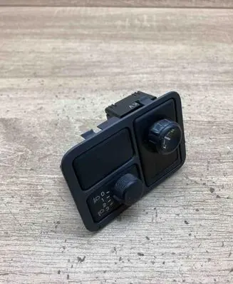 Nissan Almera N16 Wing mirror switch 6896090J00 36981A30600