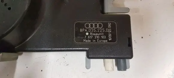 Audi A6 S6 C6 4F Aerial antenna amplifier 8P4035225D 7617310103