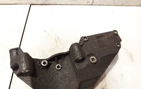 Volvo V50 Engine mounting bracket 9662533080